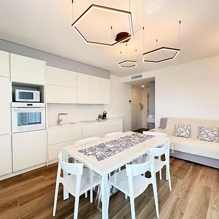 Magica Immobiliare - Res. Medusa 15 * Lido di Jesolo